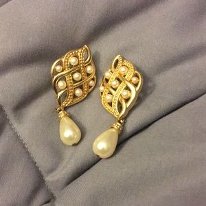 vintage pearl earrings